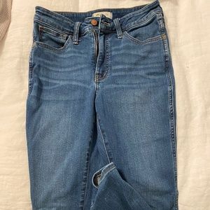 Madewell Curvy Roadtripper Jeans